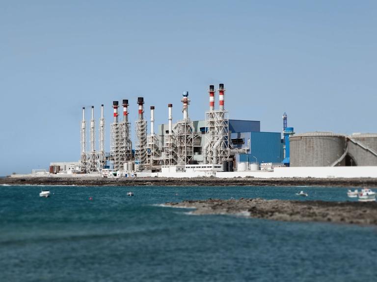 Seawater desalination plant